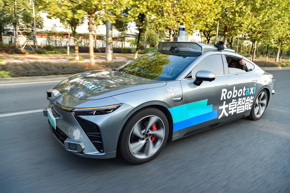 奇瑞大卓智能L5级自动驾驶出租车亮相芜湖龙山，领航未来出行新生态